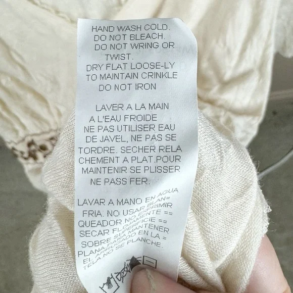 Karen Kane Cream V Neck Floral Crinkle Flare Sleeve Top Size 2X - Picture 10 of 10